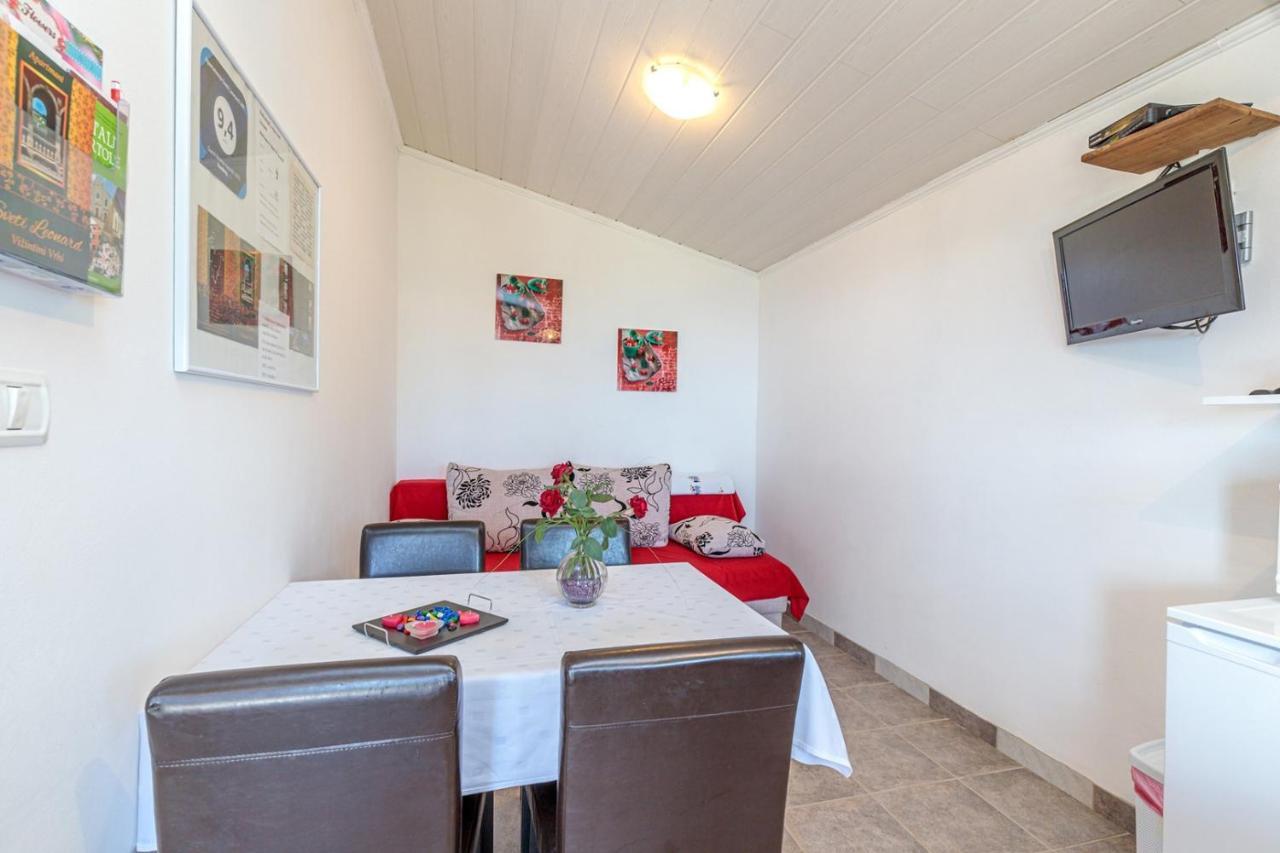 Apartments Sveti Leonard Oprtalj Экстерьер фото