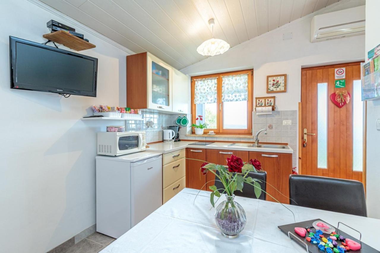 Apartments Sveti Leonard Oprtalj Экстерьер фото