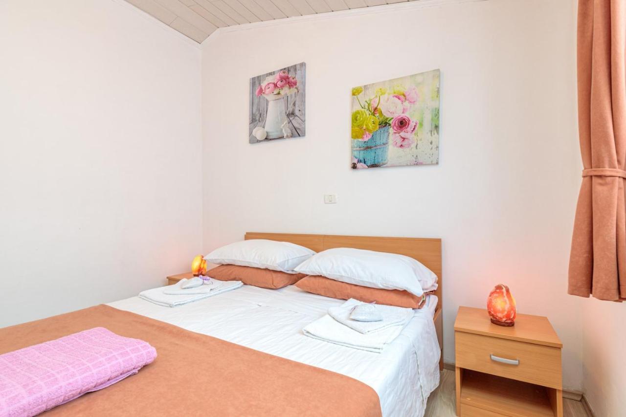 Apartments Sveti Leonard Oprtalj Экстерьер фото