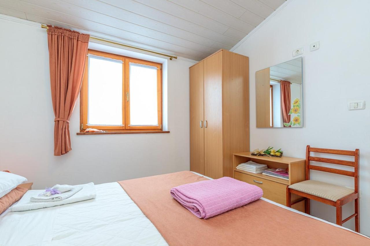 Apartments Sveti Leonard Oprtalj Экстерьер фото