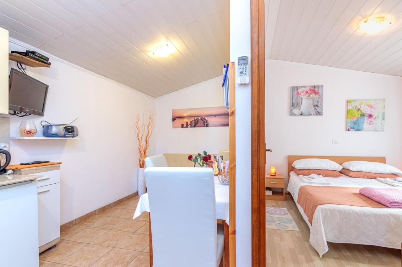 Apartments Sveti Leonard Oprtalj Экстерьер фото